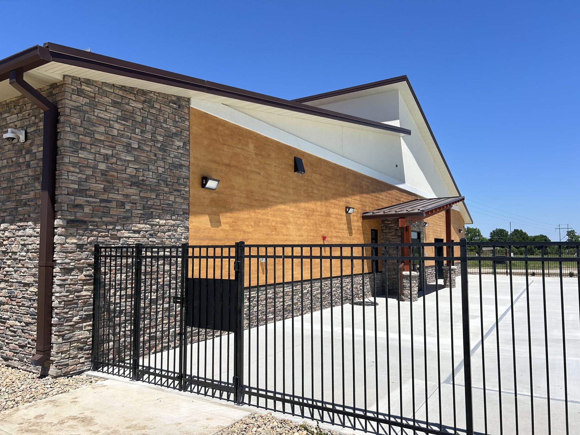Stone & siding exterior