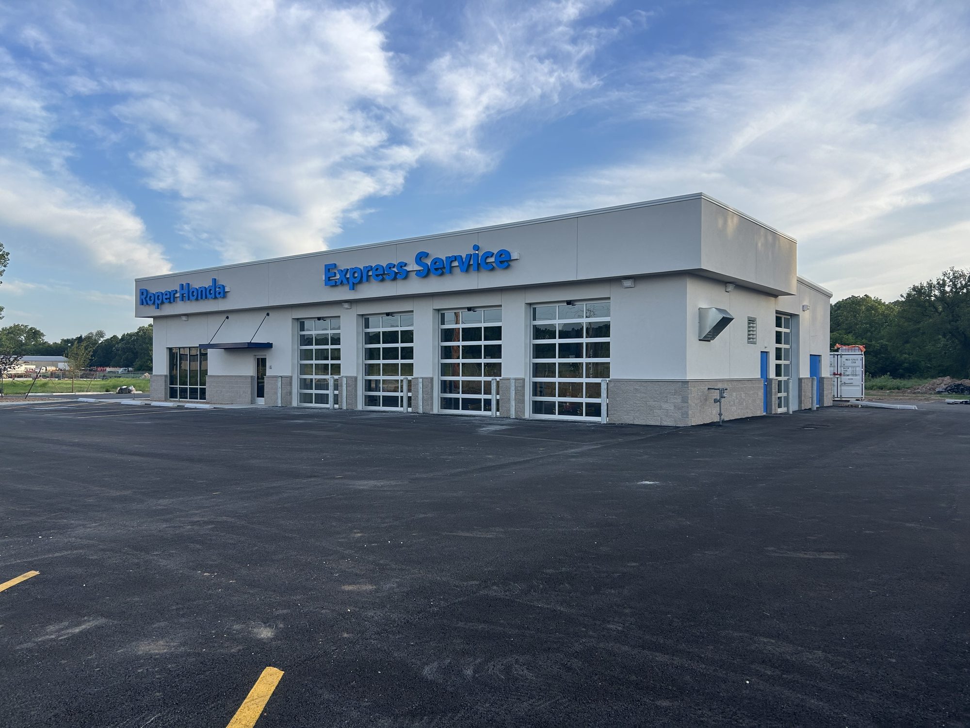 Commercial service center